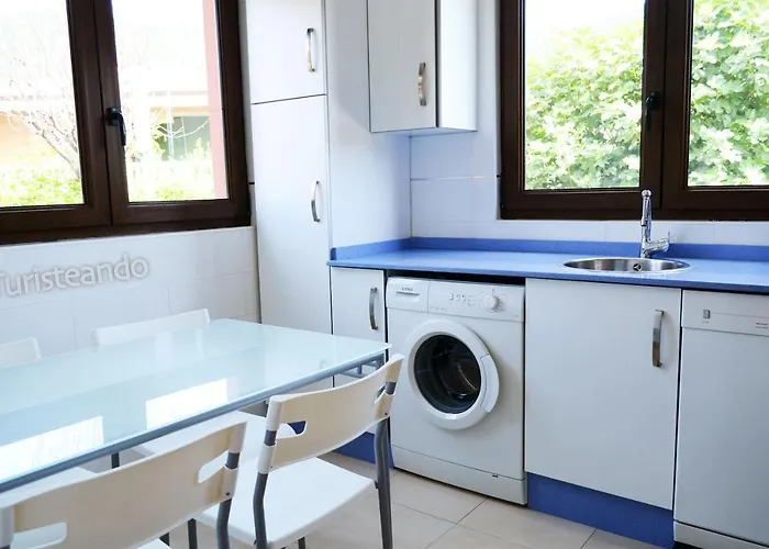 Tina Mayor: Amplio Jardin Y Tranquilidad Muy Cerca De La Playa *