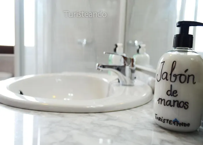 Tina Mayor: Amplio Jardin Y Tranquilidad Muy Cerca De La Playa *