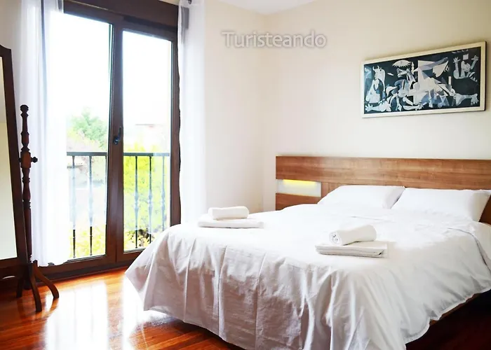 Tina Mayor: Amplio Jardin Y Tranquilidad Muy Cerca De La Playa Hébergement de vacances Pesués