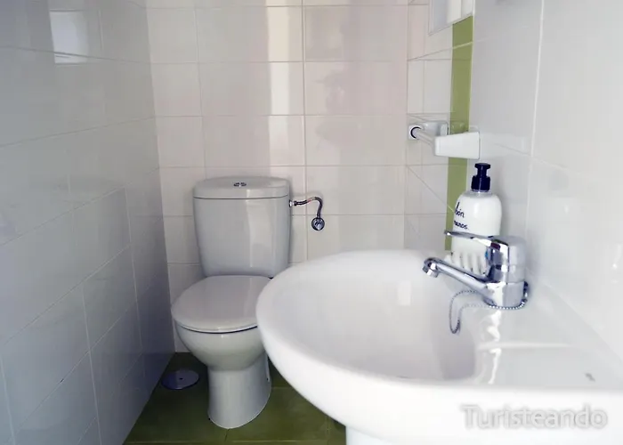 Tina Mayor: Amplio Jardin Y Tranquilidad Muy Cerca De La Playa Hébergement de vacances