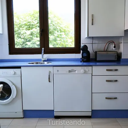 Tina Mayor: Amplio Jardín Y Tranquilidad Muy Cerca De La Playa * Pesués