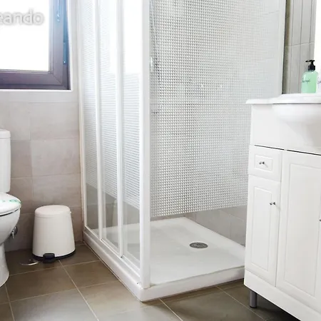 Tina Mayor: Amplio Jardín Y Tranquilidad Muy Cerca De La Playa * Pesués